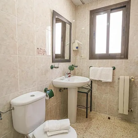 Colon Hotel *